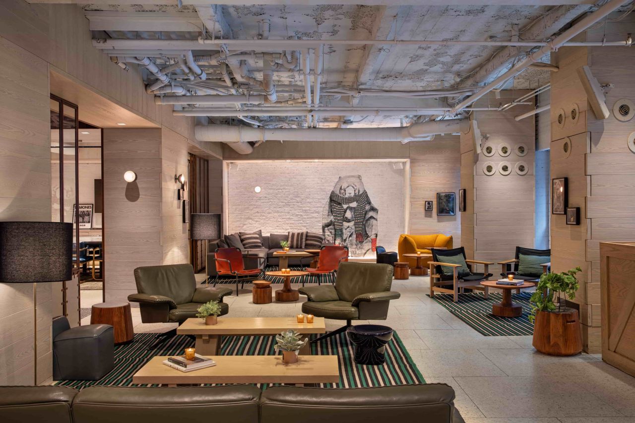 Bar Moxy Lounge